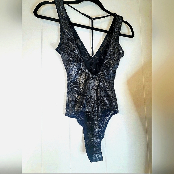 Victoria's Secret XS Strappy Lace Bodysuit Teddy Black Metallic Palm - Picture 3 of 9